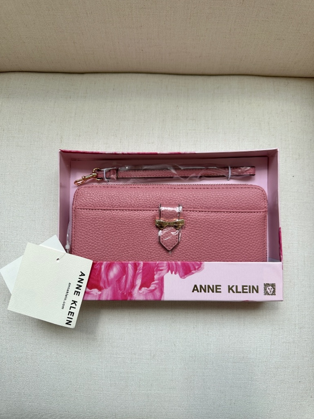 NWT Anne Klein Pink Zip Around Leather Wristlet Clutch Wallet Gold Bow Gift Box